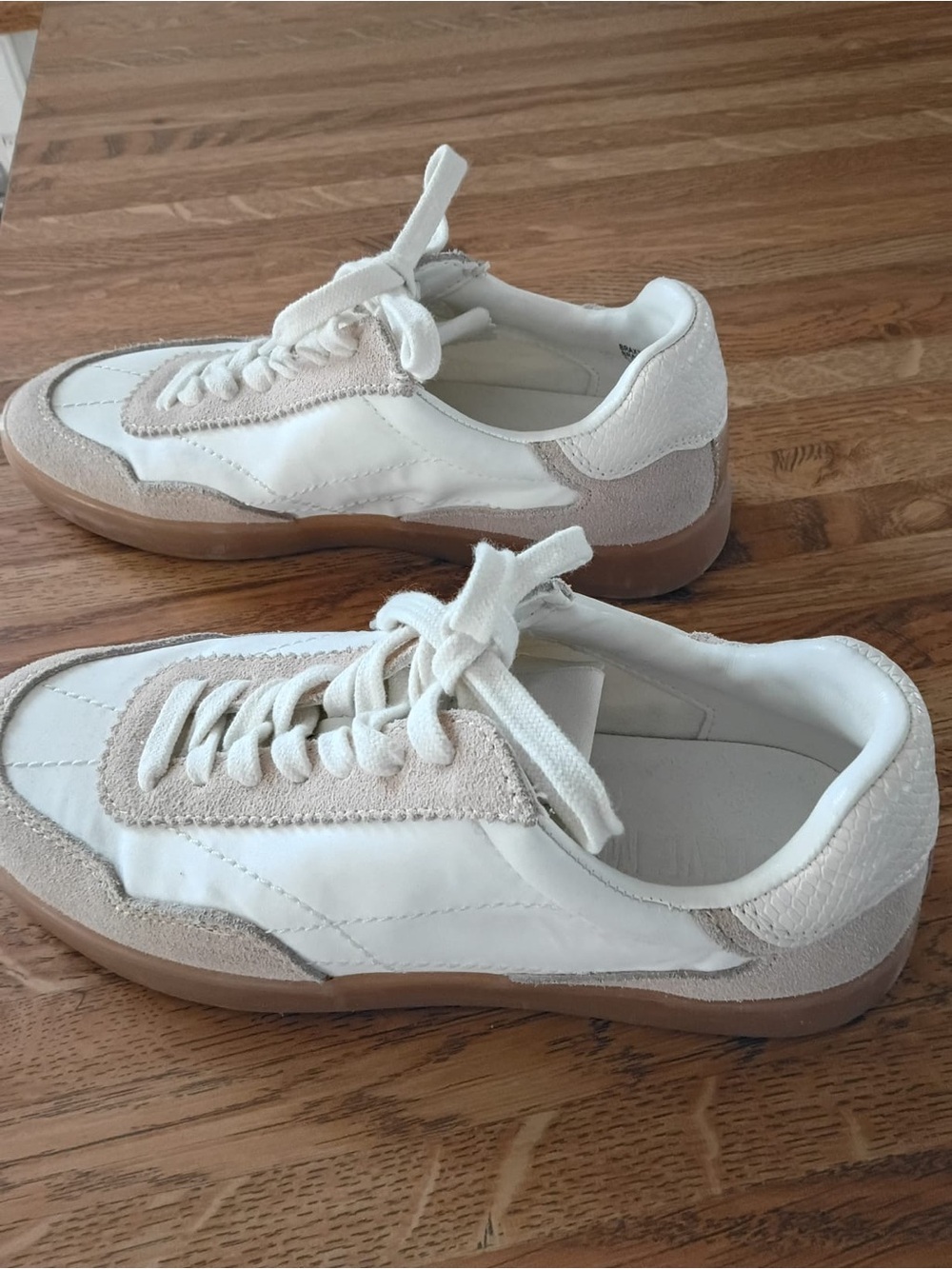 Steve Madden White & Beige Low-Top Sneakers